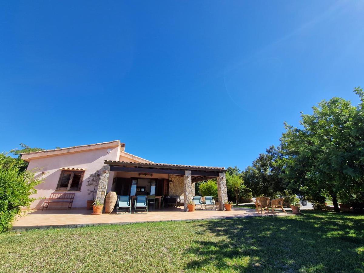 Villa Del Carrubo A Due Passi Dal Mare Di Cefalù Collesano